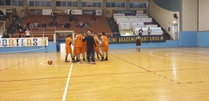 L'Amatori Basket Messina U18 - 2020/2021 festeggia la vittoria