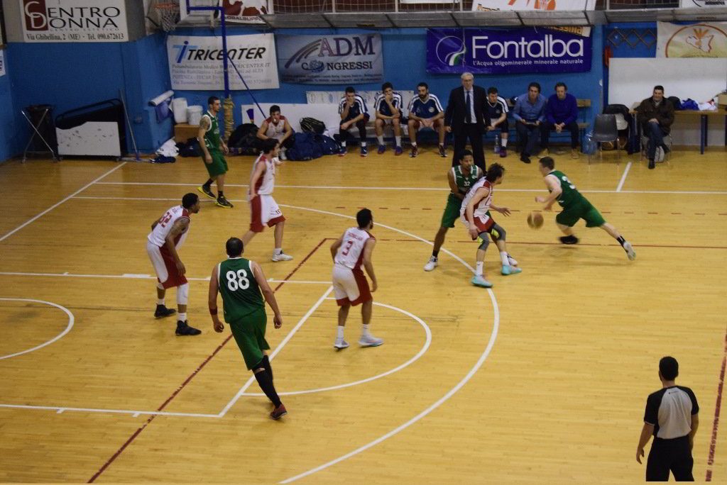 Ditrapano in azione in Basket School Messina - Aretusa Siracusa