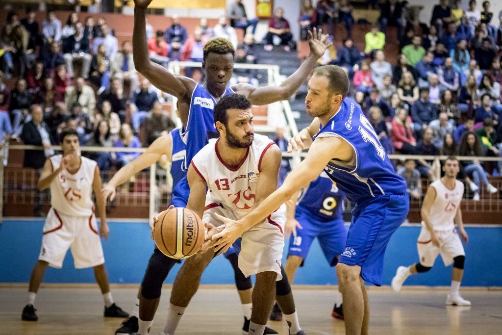 Fathallah (Basket School Messina) contro Ragusa - foto di Vincenzo Nicita Mauro