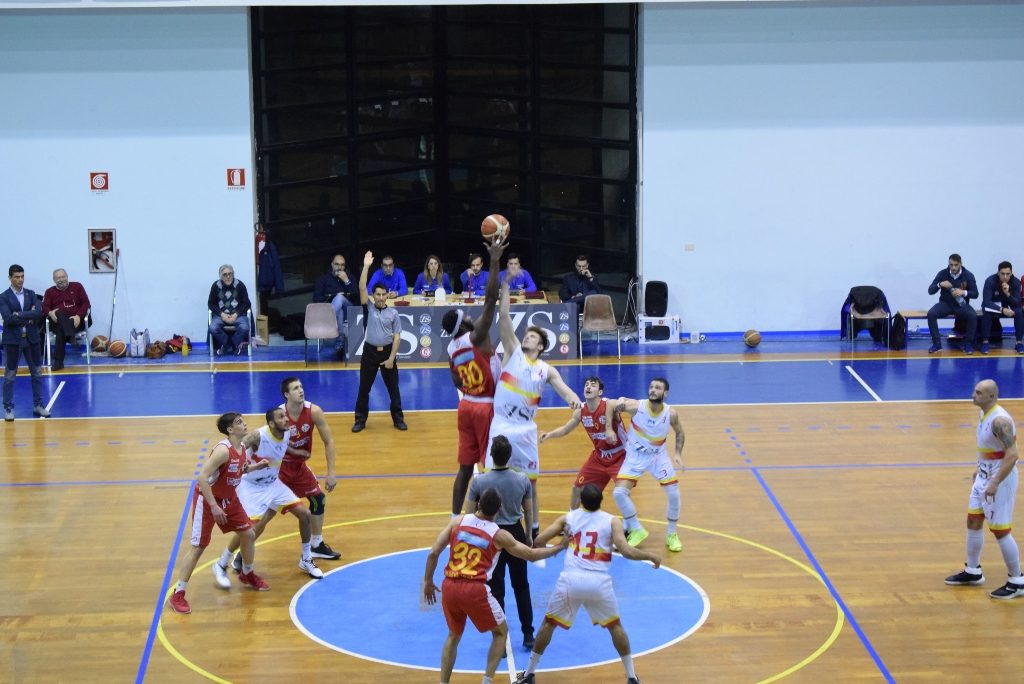 Palla a due Basket School Messina - Orsa Barcellona