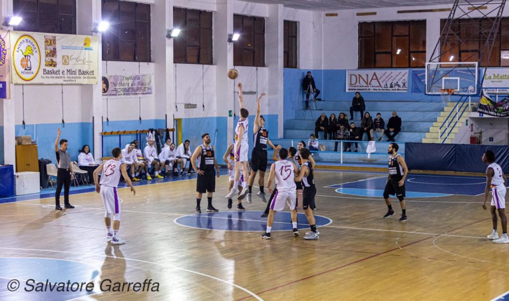 Palla a due Castanea - Amatori Basket Messina - photo Garreffa